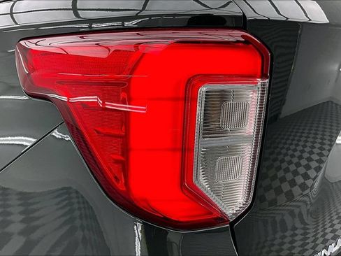 Used 2024 Ford Explorer Platinum w/ Technology Package AWD/4WD image 31