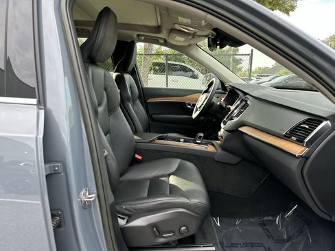 Used 2023 Volvo XC90 B6 Plus AWD/4WD image 9