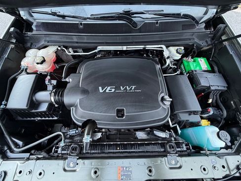 Used 2017 Chevrolet Colorado ZR2 image 18