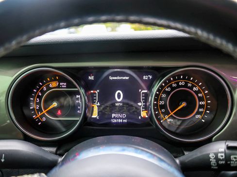 Used 2020 Jeep Wrangler Unlimited Sahara AWD/4WD image 21