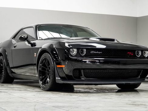 Used 2022 Dodge Challenger R/T Scat Pack RWD image 4