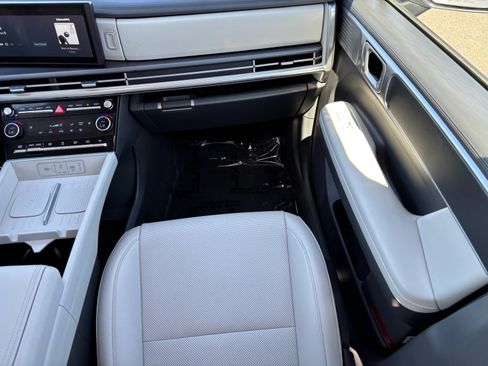 Used 2025 Hyundai Santa Fe SEL image 15