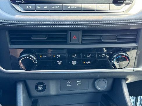 Used 2024 Nissan Rogue S FWD image 15