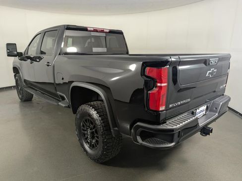 Used 2025 Chevrolet Silverado 2500 ZR2 w/ Technology Package AWD/4WD image 6
