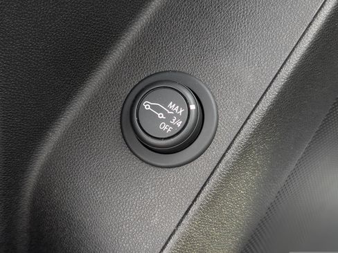 Used 2020 Chevrolet Equinox LT image 29