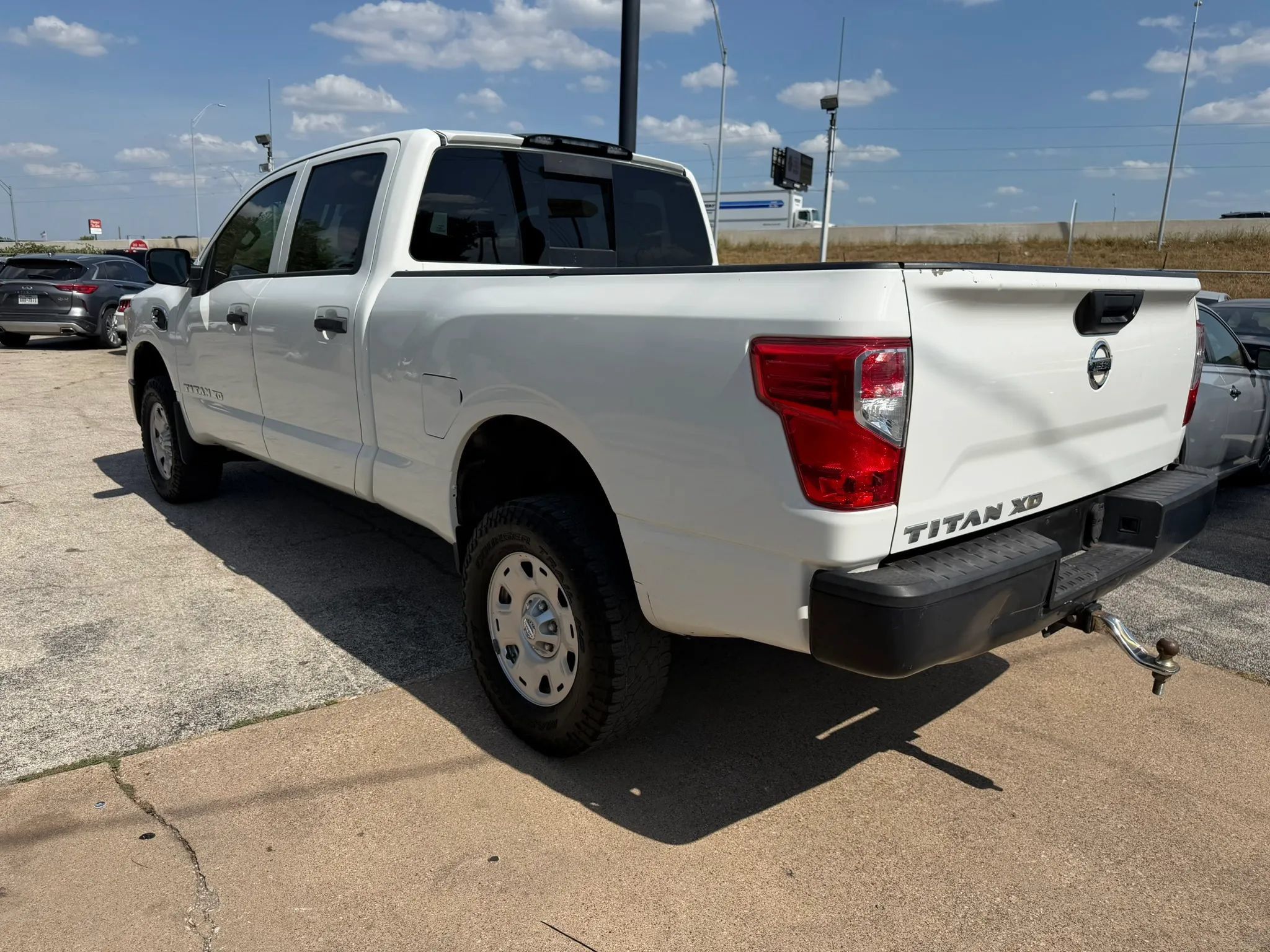 Used 2017 Nissan Titan S RWD image 6