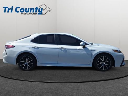 Certified 2023 Toyota Camry SE FWD image 9