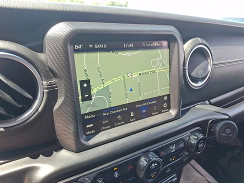 Used 2023 Jeep Wrangler Unlimited Sahara w/ Cold Weather Group AWD/4WD image 28