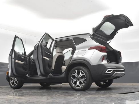 Used 2021 Kia Seltos EX AWD/4WD image 35