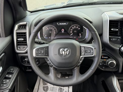 Used 2025 RAM 1500 Big Horn AWD/4WD image 17