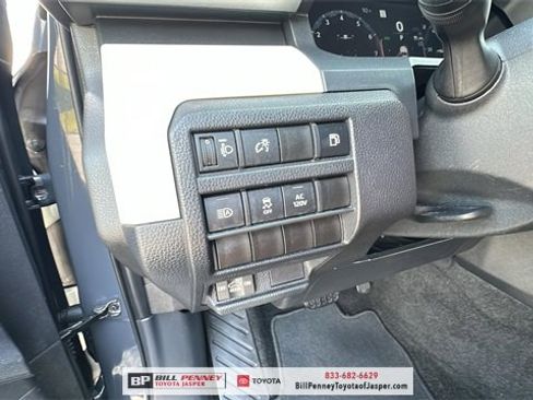 Used 2024 Toyota Tacoma TRD Off-Road image 18