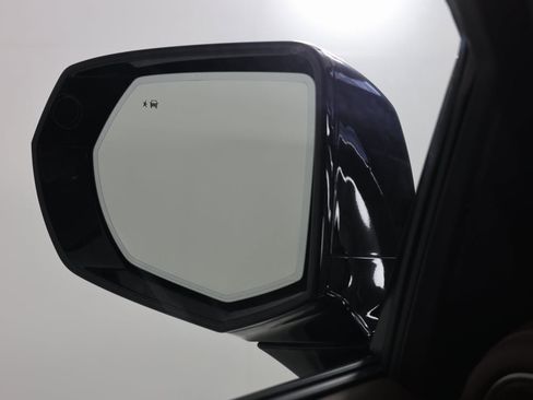 Used 2024 Chevrolet Tahoe High Country image 20