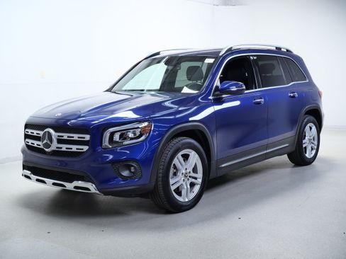 Certified 2021 Mercedes-Benz GLB 250 4MATIC w/ Premium Package image 9