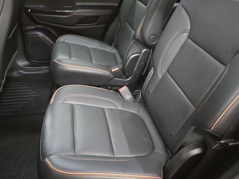 Used 2021 GMC Acadia AT4 w/ Technology Package image 7