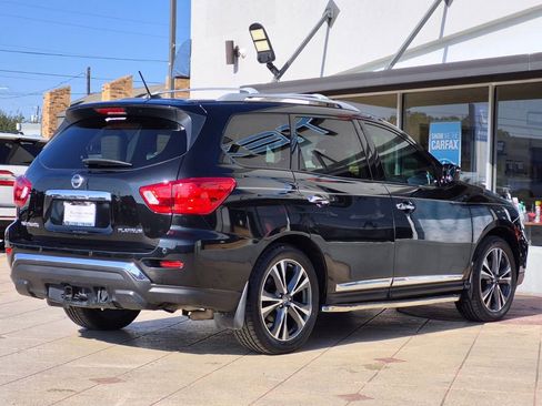 Used 2017 Nissan Pathfinder Platinum image 4