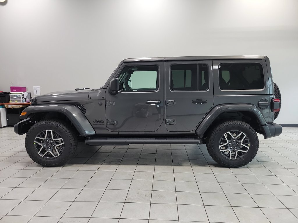 New 2026 Jeep Wrangler Unlimited Sahara w/ Technology Group AWD/4WD image 5