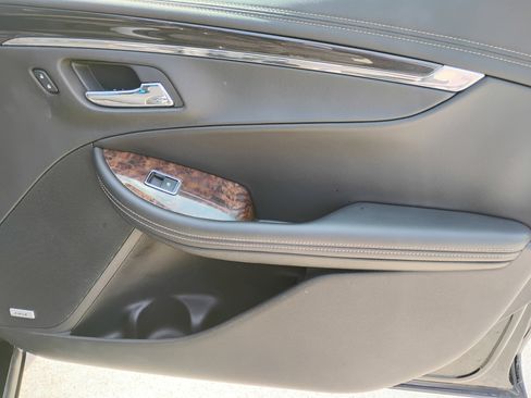 Used 2014 Chevrolet Impala LTZ FWD image 19