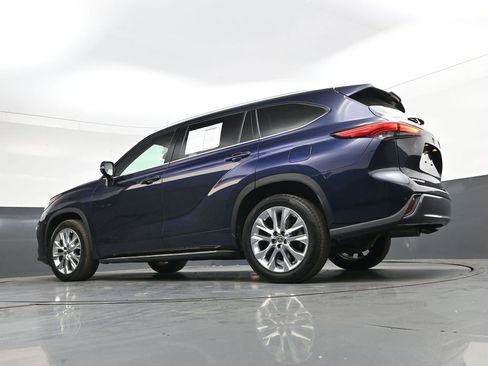 Used 2023 Toyota Highlander Limited FWD image 45
