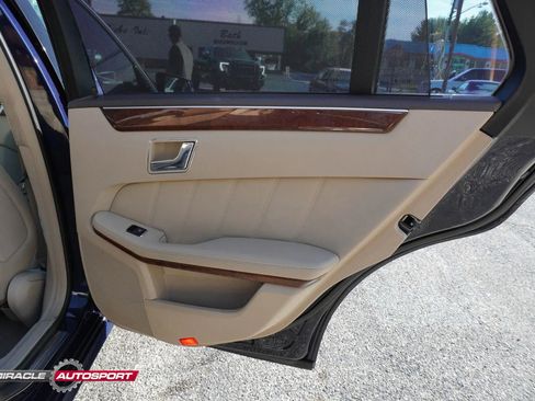 Used 2011 Mercedes-Benz E 350 4MATIC Wagon image 36