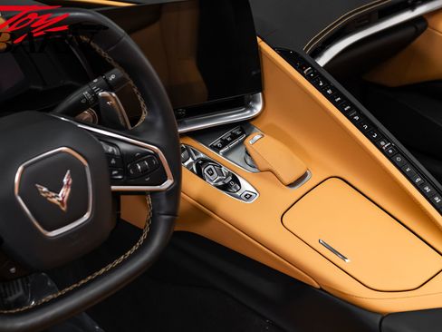 Used 2023 Chevrolet Corvette Stingray Preferred Conv w/ Z51 Performance Package RWD image 37