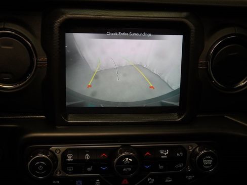 Certified 2022 Jeep Wrangler Unlimited Sahara image 36