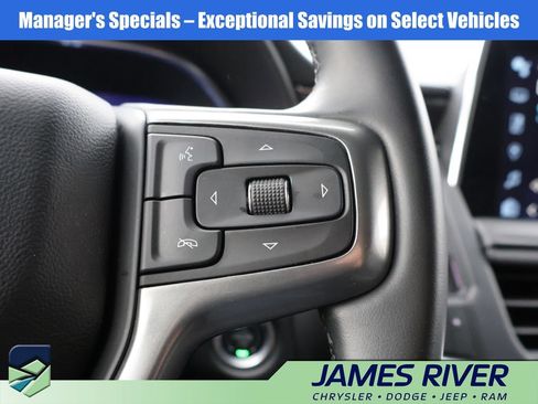 Used 2024 Chevrolet Suburban LT AWD/4WD image 29