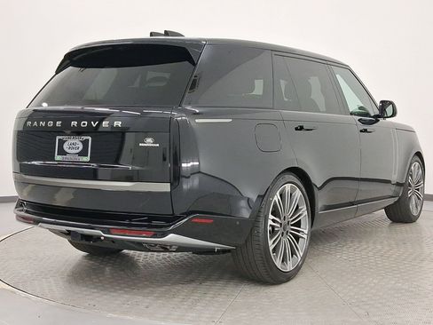 New 2026 Land Rover Range Rover Long Wheelbase SE image 9
