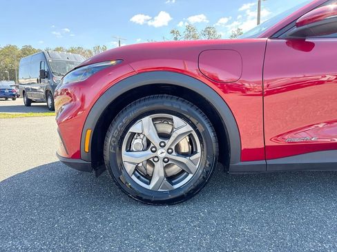 Used 2022 Ford Mustang Mach-E Select image 9