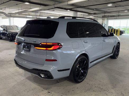 Used 2025 BMW X7 xDrive40i w/ M Sport Package AWD/4WD image 8