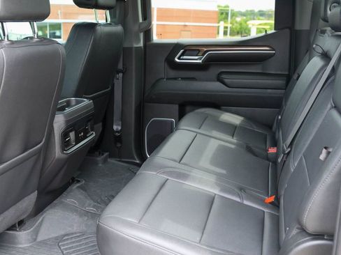 Used 2024 Chevrolet Silverado 1500 LT Trail Boss w/ Convenience Package II AWD/4WD image 16
