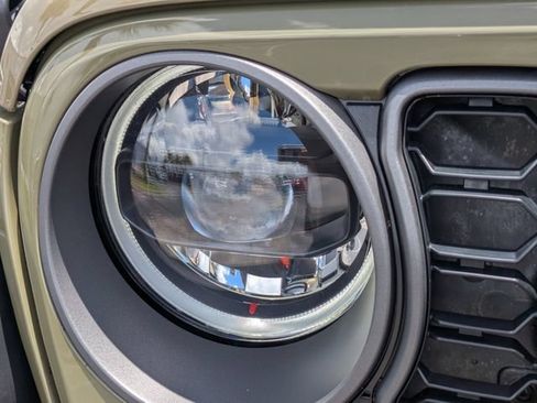 Used 2026 Jeep Gladiator Mojave AWD/4WD image 7