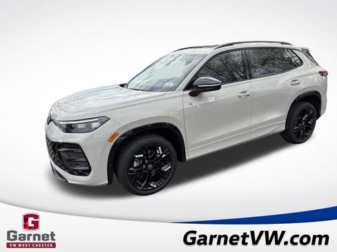 New 2026 Volkswagen Tiguan SE R-Line image 1