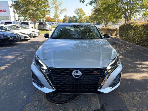 New 2025 Nissan Altima 2.5 SR image 2