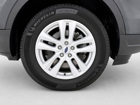 Used 2019 Ford Explorer XLT w/ Equipment Group 202A AWD/4WD image 35