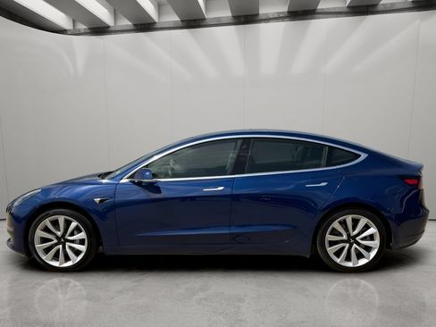 Used 2020 Tesla Model 3 Standard Range RWD image 2