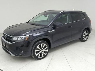 Used 2024 Volkswagen Taos SE video 1