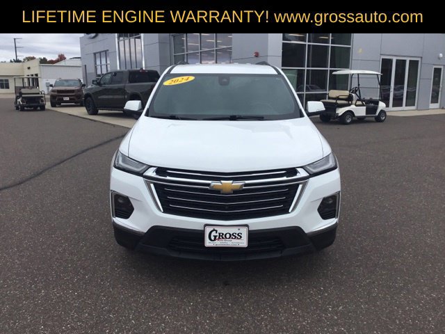Used 2024 Chevrolet Traverse LT w/ Rear Camera Mirror Package AWD/4WD image 4