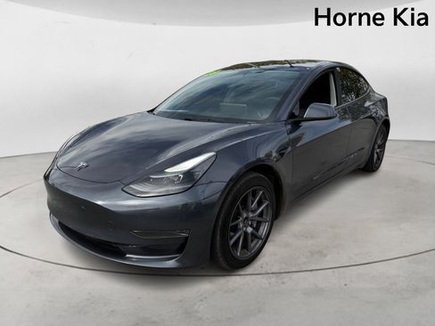 Used 2023 Tesla Model 3 Standard Range image 6