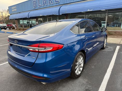 Used 2017 Ford Fusion SE w/ Fusion SE Technology Package image 30
