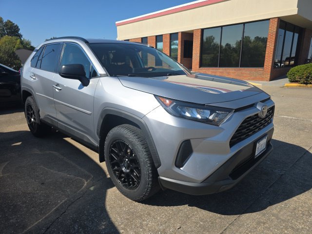 Used 2020 Toyota RAV4 LE w/ All Weather Liner Package FWD image 1
