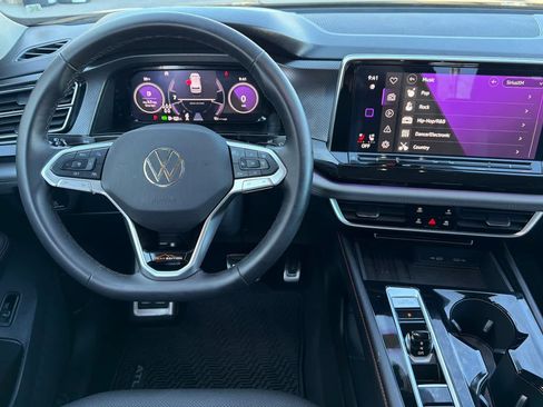 Used 2025 Volkswagen Atlas Peak Edition SE image 14