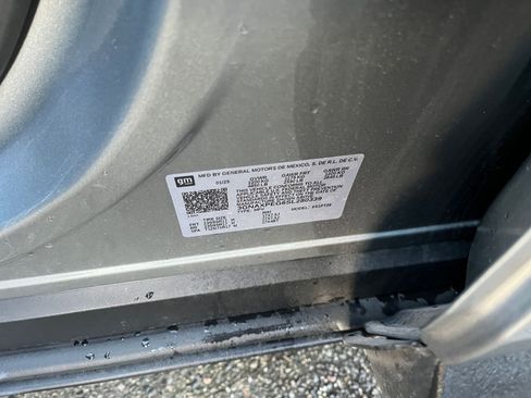 Used 2025 Chevrolet Equinox LT image 29