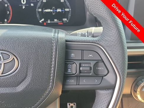 Used 2025 Toyota Tacoma TRD Sport AWD/4WD image 8
