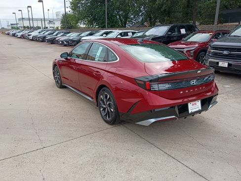Used 2025 Hyundai Sonata SEL FWD image 8