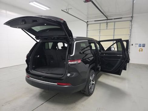 New 2026 Jeep Grand Cherokee L Limited AWD/4WD image 11