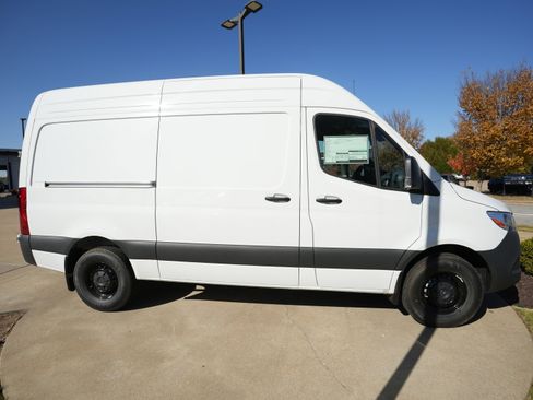 New 2025 Mercedes-Benz Sprinter 2500 image 8