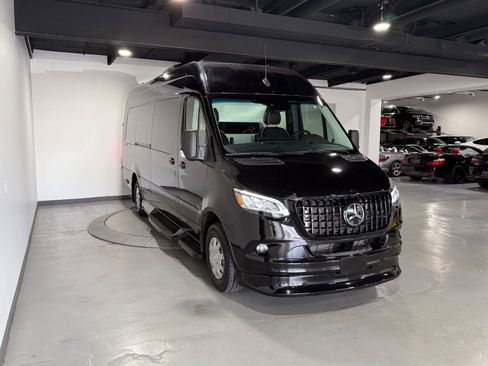 Used 2022 Mercedes-Benz Sprinter 3500 image 7