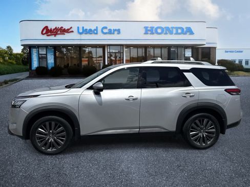 Used 2022 Nissan Pathfinder SL w/ SL Premium Package AWD/4WD image 2