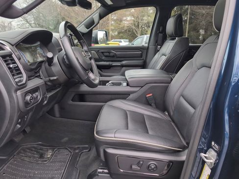 Used 2022 RAM 1500 Limited w/ Night Edition image 10