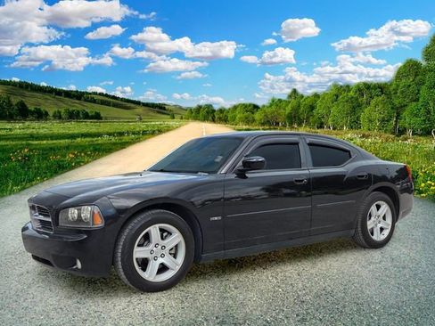 Used 2009 Dodge Charger R/T RWD image 2